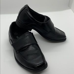 ♓️Kids dress shoes velcro 7 1/2 NWOT black new ♓️